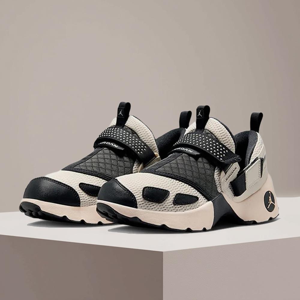 Nike TRUNNER LX: Stylish, Vers - огляд і ціна Women Shoes Running Nike