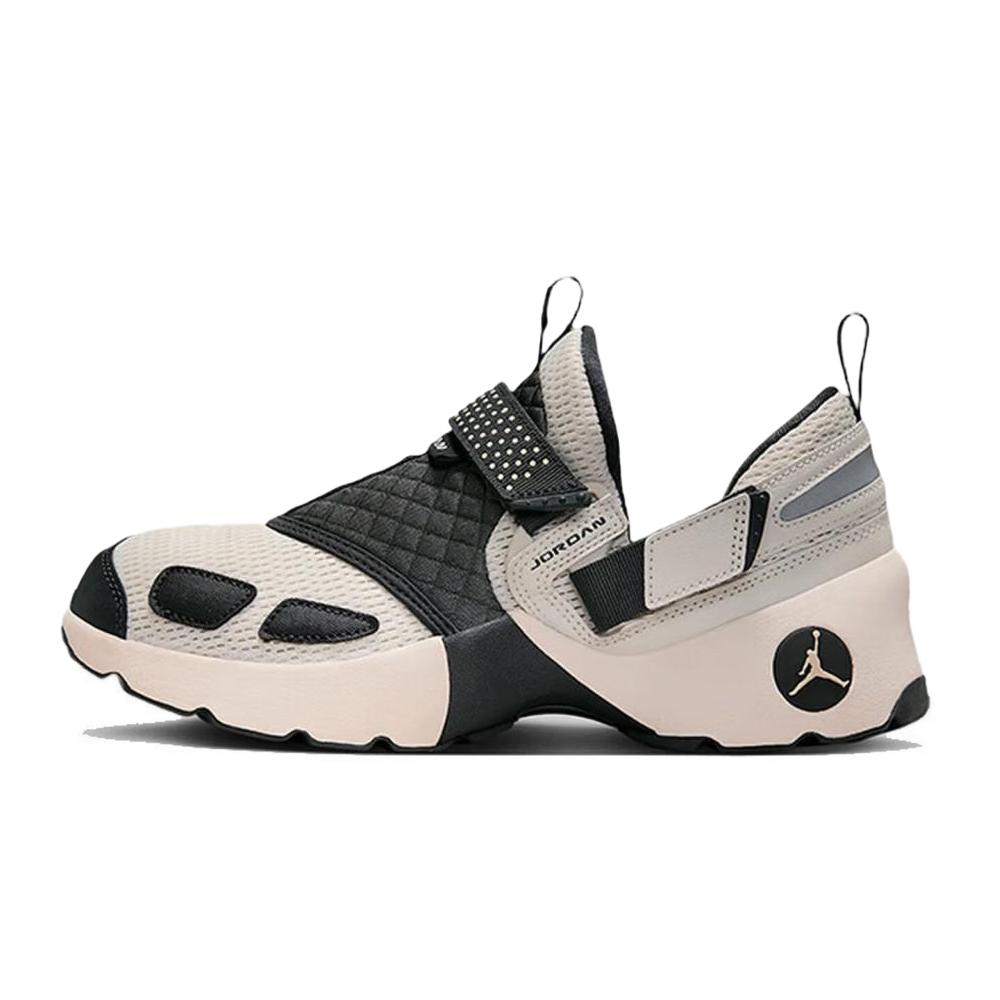 Nike TRUNNER LX: Stylish, Vers - огляд і ціна Women Shoes Running Nike