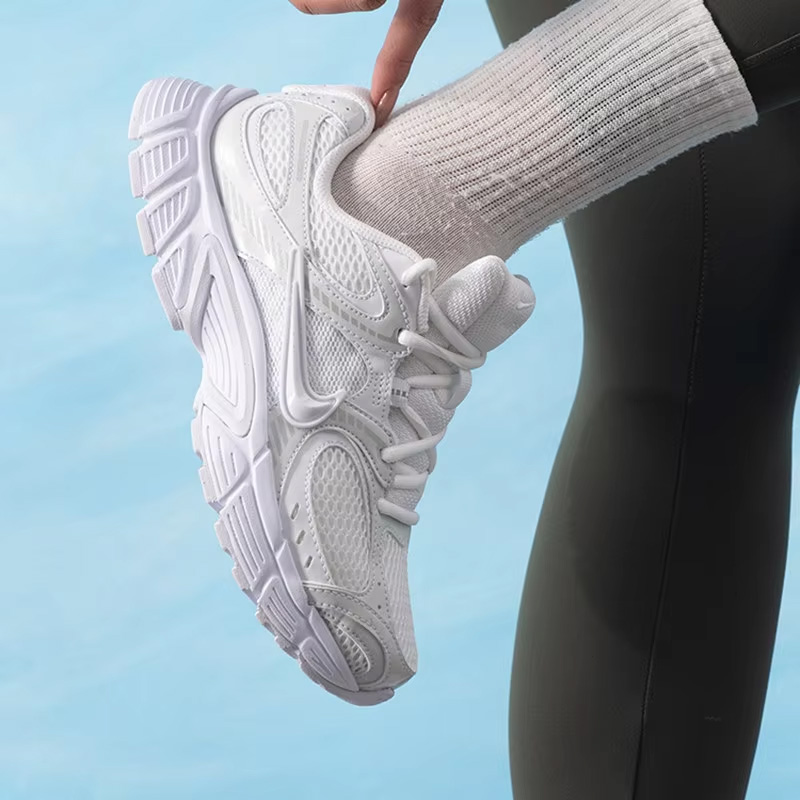 Nike W NIKE V5 RNR HQ7901-101  - огляд і ціна Women Shoes Running Nike