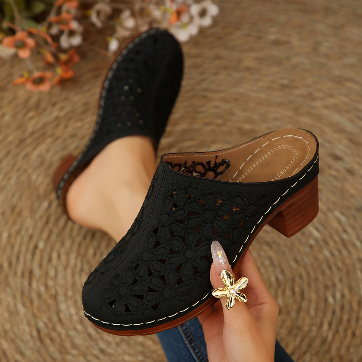 Women Floral Cutout Mules Clog - огляд і ціна Women'S Shoes Clogs
