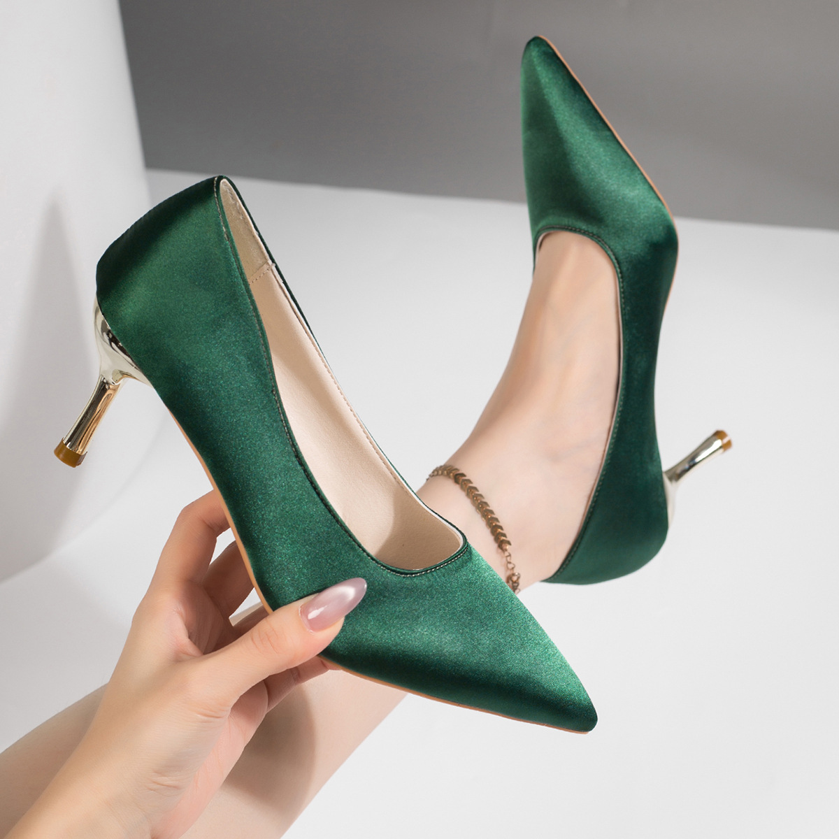 Women Green Satin Pumps Pointe - огляд і ціна Court Heel Pointed